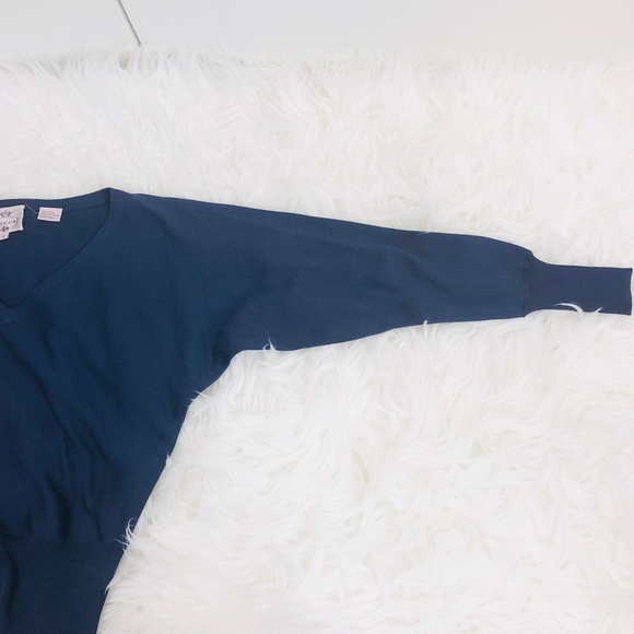 Tocca Dolman Sleeve Navy Blue Short Sweater V-neck - Picture 3 of 5